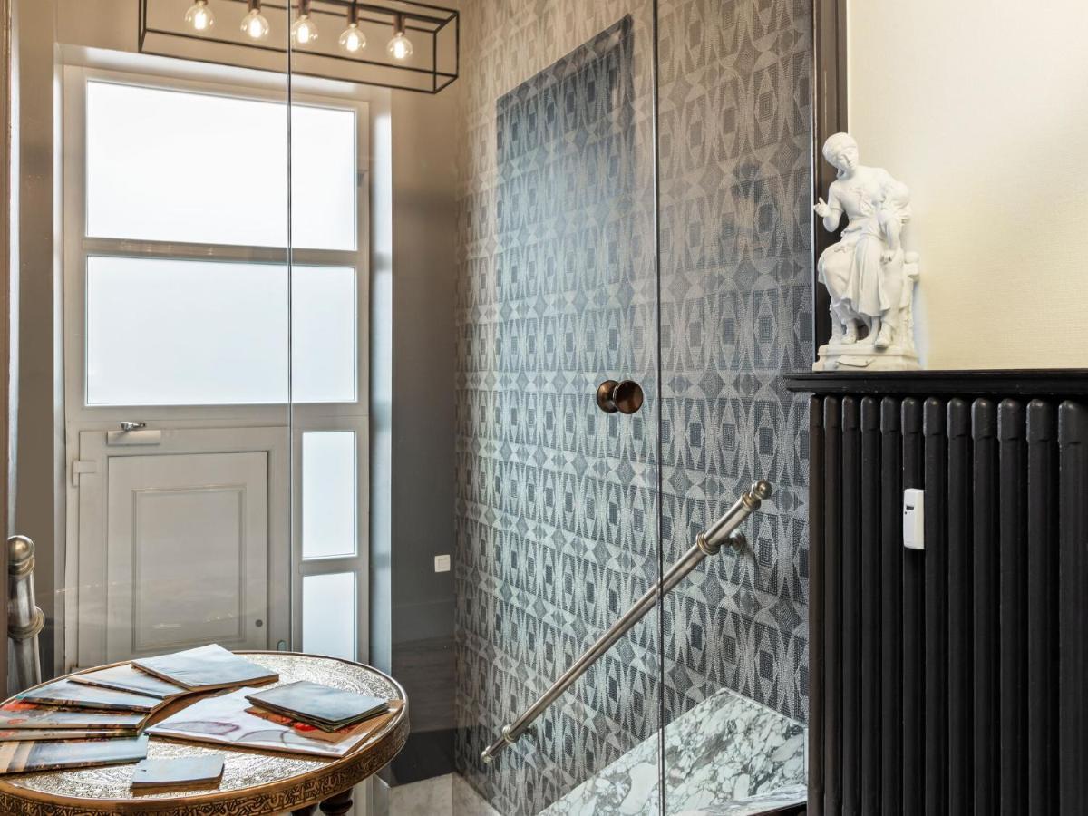 Stylish Apartment In Dinant Near The Maas Exterior photo