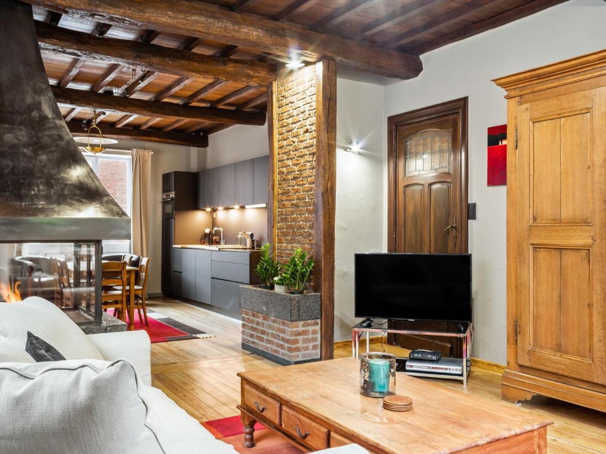 Stylish Apartment In Dinant Near The Maas Exterior photo